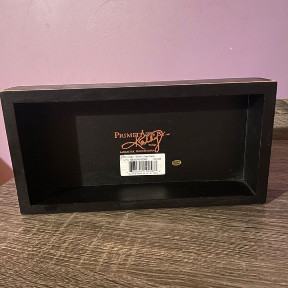 🆕 A Witch Lives Here W/Her Little Monsters Stand Alone Wooden Sign Orange & Blk - Picture 2 of 5